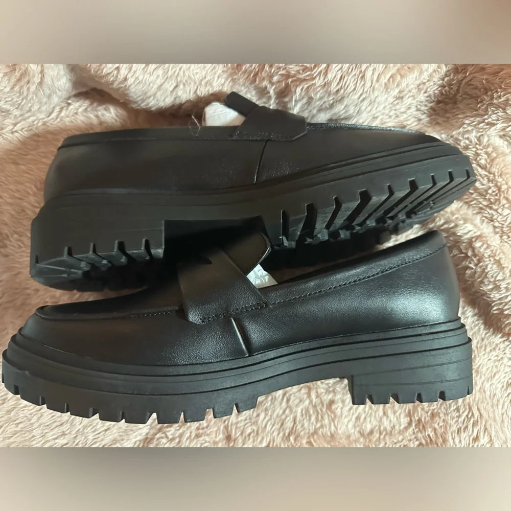 NIB Quince Italian Leather Lug Sole Loafer Black Size Women's 10 - Picture 9 of 13